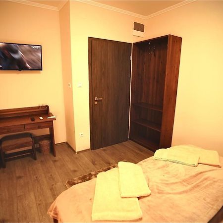 Bacchus Pub Es Panzio Bed & Breakfast Dunaharaszti Ngoại thất bức ảnh